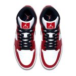 Air-Jordan-1-Mid-Chicago-2020-Streetwear-Fashion