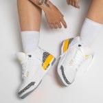 Air-Jordan-3-Retro-Wmns-Laser-Orange-Streetwear-Fashion